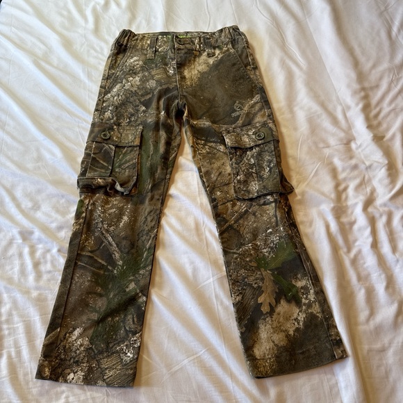 Realtree Other - Realtree Kids Camouflage Cargo Pants with Green Accents